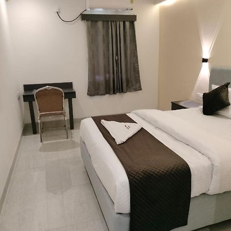 Hotel Paramount Visakhapatnam Ngoại thất bức ảnh